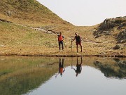 37 Specchiarsi nel Lago di Ponteranica inf.